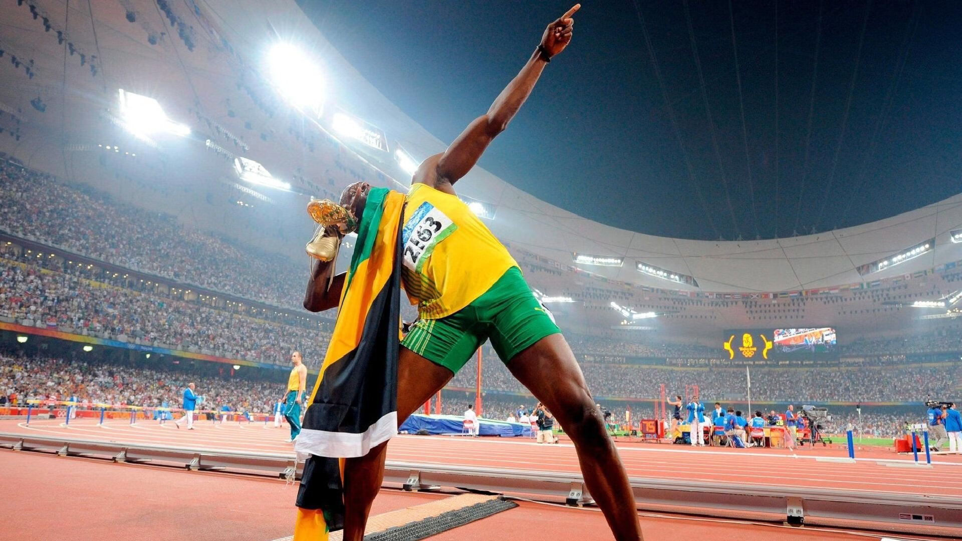 爱游戏-英超火爆对抗：攻守瞬间的精彩比拼，英超对抗强度有多强